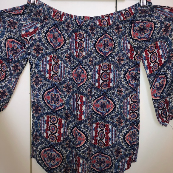 Francesca’s off the shoulder blouse - Picture 1 of 1